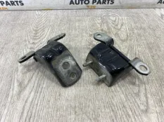 Петля двери Nissan Teana