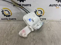 Замок боковой двери Mitsubishi Outlander