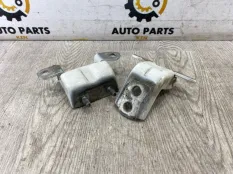 Петля двери Nissan Teana