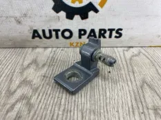 Петля двери Audi A4