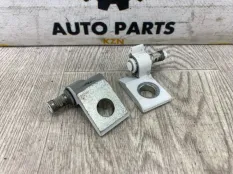 Петля двери Volkswagen Tiguan