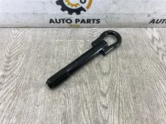 Крюк буксировочный Toyota Camry