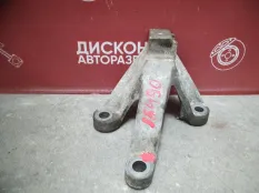 Кронштейн КПП Ford Focus 2 2004-2011 1326812 CB4 1.6
