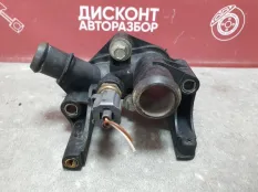 Фланец системы охлаждения Ford Focus 2 2004-2011 1531004 CB4