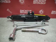Домкрат Toyota Auris 2006-2012 0911105031 E150 / КОМПЛЕКТ