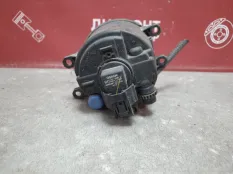 Фара противотуманная Toyota Auris 2006-2012 812200D041 E150, передняя левая