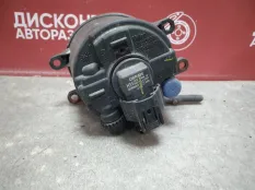 Фара противотуманная Toyota Auris 2006-2012 812100D041 E150, передняя правая