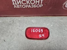 Катафот бампера Toyota RAV4 II 2000-2005 8191042010 A20, задний левый