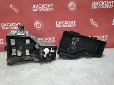 Корпус блока предохранителей Toyota RAV4 II 2003-2005 8267242140 A20
