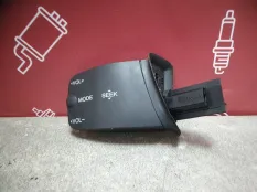 Кнопка управления магнитолой на руль Ford Focus 2 2004-2011 1318965 CB4 / ДЕФЕКТ