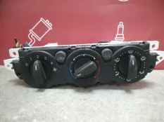 Блок управления климат-контролем Ford Focus 2 2004-2011 1719798 CB4