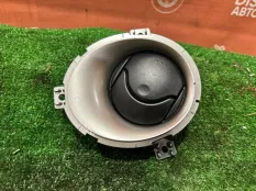 Дефлектор воздушный Nissan Juke 2010-2019 687611KE0A YF15, левый