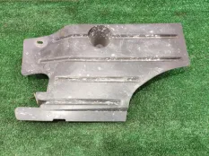 Защита днища кузова Ford Focus 2 2004-2011 3M5111778AE CB4, правая