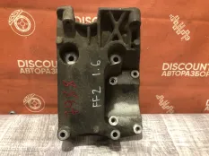 Кронштейн компрессора кондиционера Ford Focus 2 2004-2011 4M90120824CC CB4 1.6
