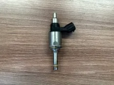 Форсунка топливная Lexus NX200T 2015-2022 232093603002 8AR FTS