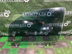 Стекло двери Toyota SEQUOIA 2007-2022 681020C040, переднее левое