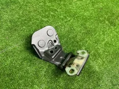 Петля крышки багажника Toyota Highlander 2007-2013 6881048021 U40, правая