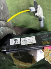 Стеклоподъемник Mercedes C 2013-2021 A2057204327 W205, передний левый