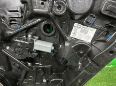Стеклоподъемник Mercedes A 2018-2024 A1777300402 W177, задний правый