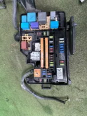 Блок предохранителей Toyota Venza 2008-2016 325896325 3.5