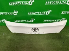 Накладка крышки багажника Toyota Venza 2008-2016 768010T050A0
