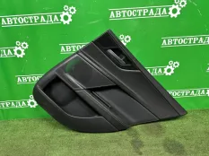Обшивка боковой двери Jaguar XE 2015-2021 T4N7321, задняя правая