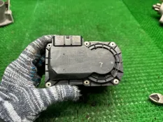 Дроссельная заслонка Land Rover Range Rover LR009777 448PN