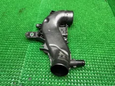 Патрубок впускного коллектора Lexus LS500 2018-2025 1731270020 V35A-FTS
