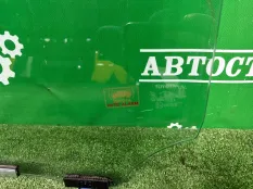 Стекло двери Toyota Alphard 2015-2023 6810258090, переднее левое
