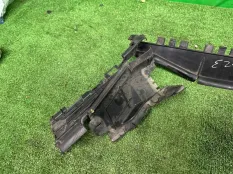Накладка на рамку радиатора Mercedes A2125054630