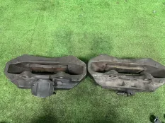Суппорта Land Rover Range Rover 2002-2021 LR138723, передняя