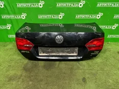 Крышка багажника Volkswagen Jetta 2010-2014 5C6827025A