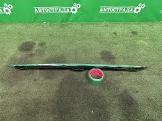 Накладка крышки багажника Toyota Crown 2017-2022 7680130300 S220