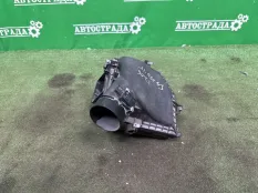 Корпус воздушного фильтра Lexus IS 2013-2019 1770031820