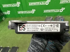 Датчик BSM слепой зоны Lexus ES 2012-2018 881620W350
