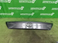 Накладка крышки багажника Toyota Venza 2008-2016 768010T050
