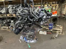 Двигатель Volkswagen Passat 06B100098KX B5 AWT