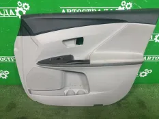 Обшивка боковой двери Toyota Venza 2008-2016 676100T031C4, передняя правая