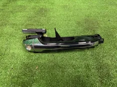 Ручка двери внешняя Toyota Harrier 2013-2020 6921030350B0, передняя правая