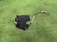 Замок боковой двери Lexus RX 2022-2026 6903078120, передний правый