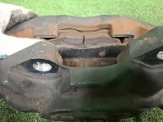 Суппорта Lexus IS GS 2005-2020 4775022460, передняя