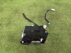 Замок боковой двери Lexus NX 2021-2026 6903078140, передний правый