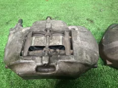 Суппорта Toyota CELSIOR 4775050121, передняя
