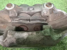 Суппорта Toyota CELSIOR 4775050121, передняя