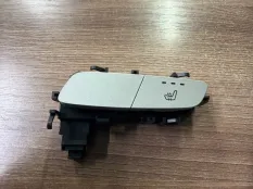 Кнопка обогрева сидений Mercedes A2139050404
