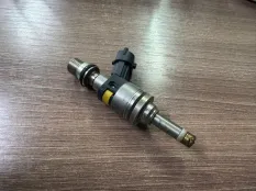 Форсунка топливная Porsche 94811012870