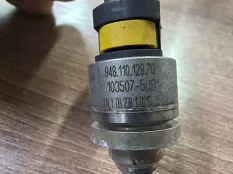 Форсунка топливная Porsche 94811012870