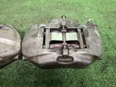 Суппорта Toyota CELSIOR 4775050121, передняя