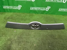 Накладка двери багажника Toyota Highlander 2013-2019 768010E250 U50