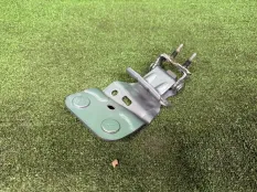 Петля двери багажника Toyota Highlander 2013-2019 688200E130 U50, левая